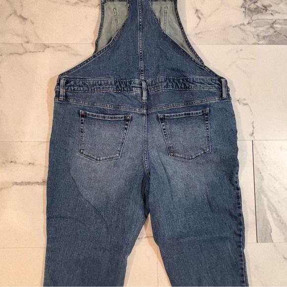 ⭐️Isabel Maternity by Ingrid & Isabel⭐️ Blue Denim Overalls - Picture 5 of 6